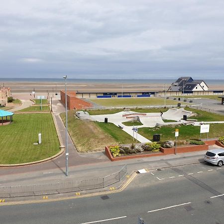 Sand Beach Hotel Rhyl Buitenkant foto