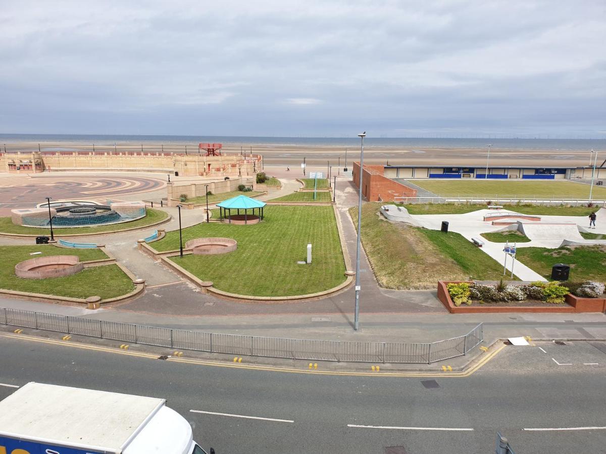 Sand Beach Hotel Rhyl Buitenkant foto