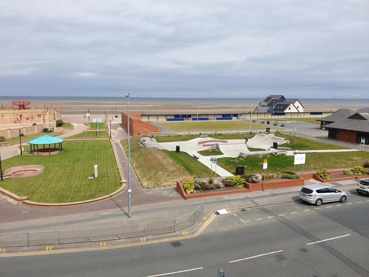 Sand Beach Hotel Rhyl Buitenkant foto