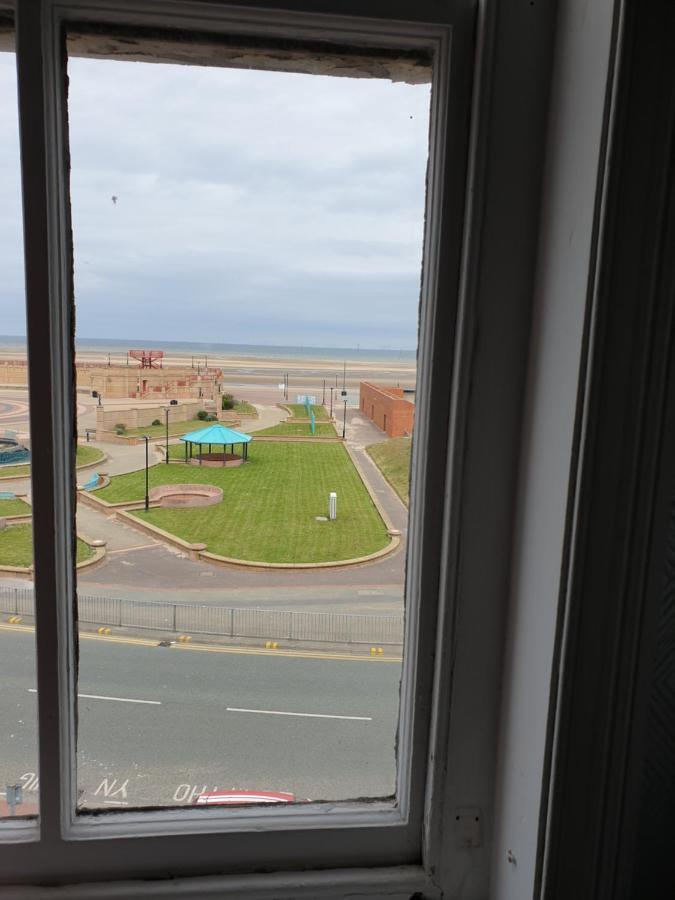 Sand Beach Hotel Rhyl Buitenkant foto