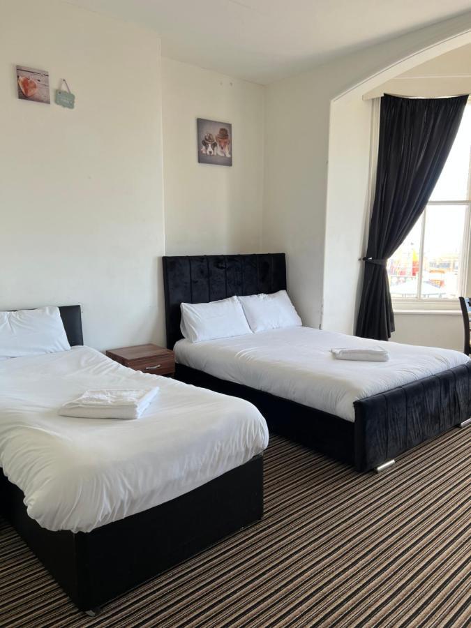 Sand Beach Hotel Rhyl Buitenkant foto